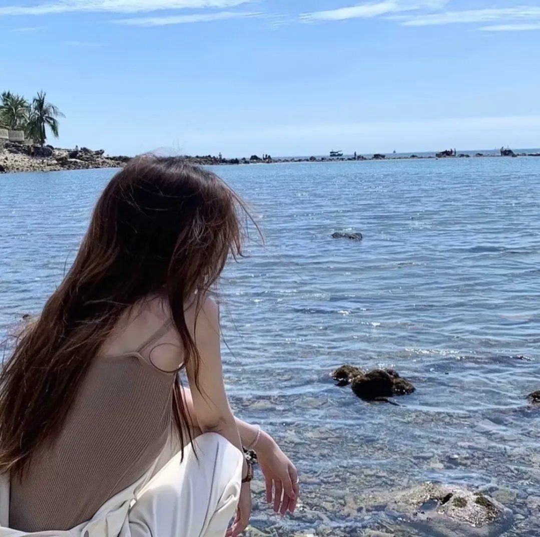 明洞诊所 海报